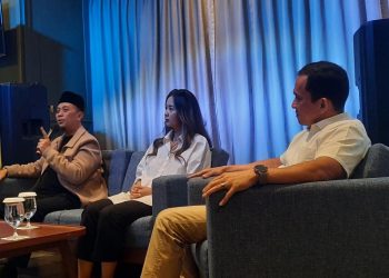 Opick-bersama-Vini-dan-Jhonson-promotor-Linogram-Cipta-Komunika.