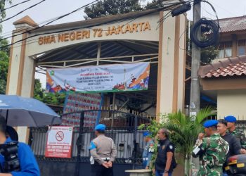 SMA-72-DIjaga-Ketat-Petugas