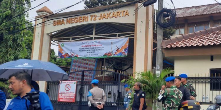 SMA-72-DIjaga-Ketat-Petugas