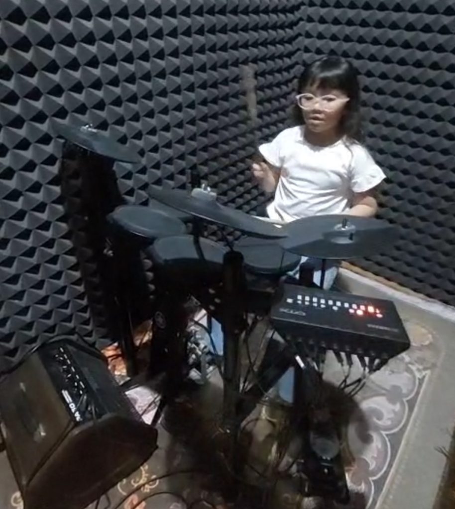 Shelyn-Adlyani-Hendroharto