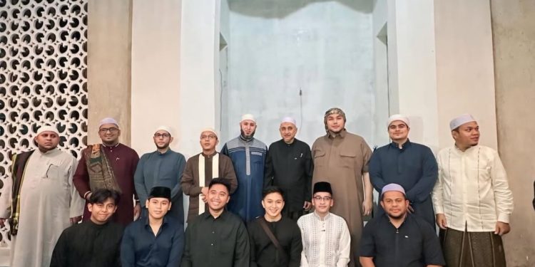 Ivan-Gunawan-Resmikan-Mesjid-di-Cinangka-Jakarta-Selatan-ft-Inst.