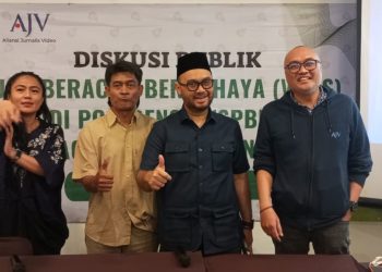 Dr.-Angga-Wira-Satuan-Pengawas-SKK-Migas-yang-juga-Staf-Khusus-Kementerian-ESDM-dalam-diskusi-dengan-AJV