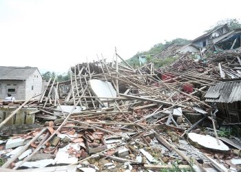 Dusun-Cijambe-Sukabumi-Porak-Poranda-akibat-bencana-pergerakan-tanah
