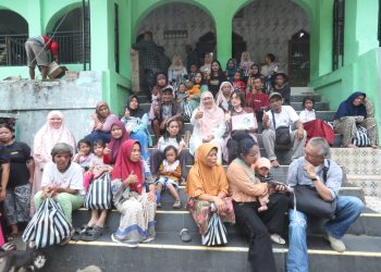 Natalia-Tjahja-melalui-Maria-Monique-Last-Wish-Foundation-MMLWF-serahkan-bantuan-korban-tanah-bergerak-di-Sukabumi