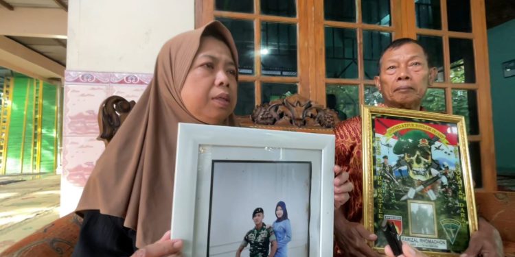 Supinah-dan-Kasem-Orangtua-Praka-Farizal-Romadhon