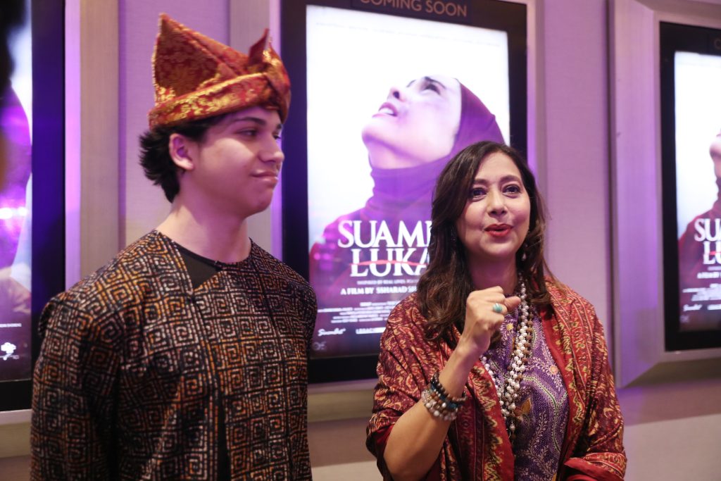 Ayu-Azhari-bersama-putra-nya-Lennon-Tramp-ft-Reza
