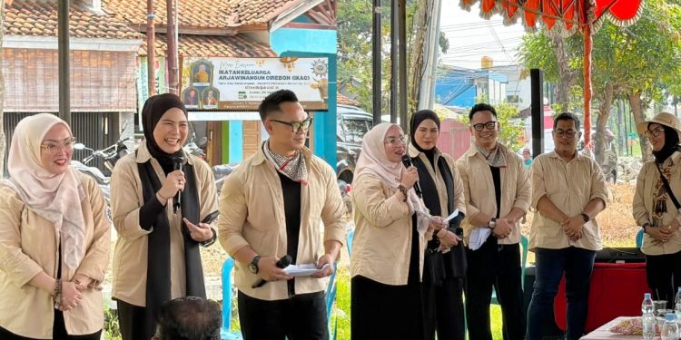IKAC-Potong-3-Sapi-bagikan-1000-paket-daging-ft-Ist