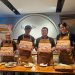 Deddy-Corbuzier-bersama-tim-Hamble-Bakery-ft-Ist