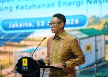 Direktur-Utama-PLN-Darmawan-Prasodjo-menyampaikan-bahwa-percepatan-Program-Listrik-Desa-merupakan-implementasi-arahan-Presiden-Prabowo-Subianto-dan-Menteri-Energi-ESDM-Bahlil-Lahadalia.