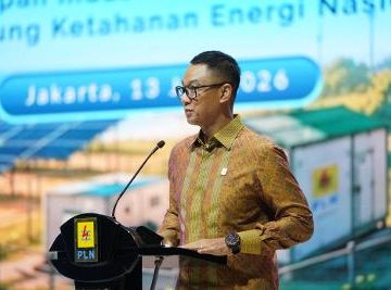 Direktur-Utama-PLN-Darmawan-Prasodjo-menyampaikan-bahwa-percepatan-Program-Listrik-Desa-merupakan-implementasi-arahan-Presiden-Prabowo-Subianto-dan-Menteri-Energi-ESDM-Bahlil-Lahadalia.