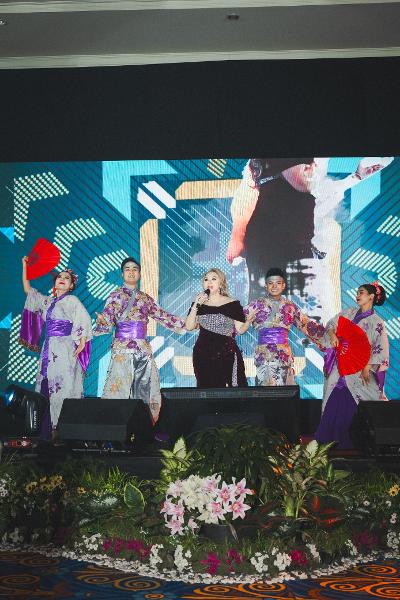 Ria-Resty-Fauzy-konser-40-tahun-berkarya
