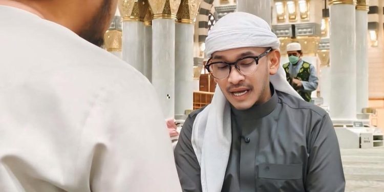 Ruben-Onsu-Saat-Menunaikan-Ibadah-Umroh-ft-Instag