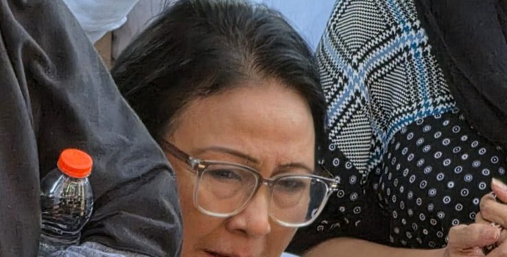 Belum sempat menjalani operasi suami Debby Chintya Dewi meninggal dunia