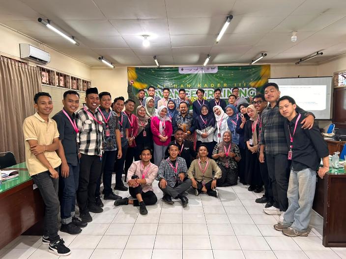 Dr.-Sukardi-pemateri-dalam-LK-3-HMI-Bulaksumur-ft-dok-pri