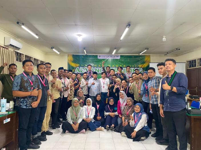 KH-Ahmad-Fauzi-Hasyim-bersama-peserta-LK-3-HMI-Badko-Jawa-Timur-ft-dok-pri.