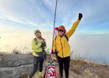 Margareta-Sulistiyowati-bersama-Maliya-Finda-dalam-sebuah-pendakian-ft-dok-pri