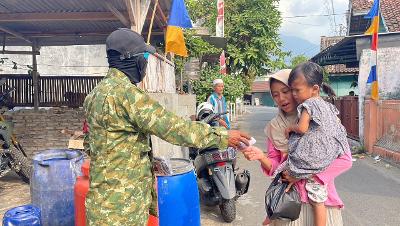 Kodam-XXI-Radin-Inten-Bagikan-Masker-Kepada-Masyarakat-Lampung-ft-ist