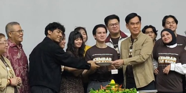 Selamatan-Kembar-Tak-Sama.