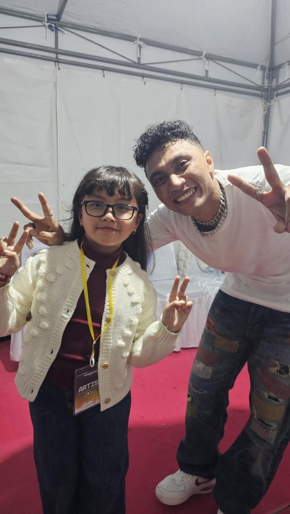 Shelyn-A-H-bersama-Juan-Reza-Penyanyi-lagu-Tabola-Bale-ft-dok-pri
